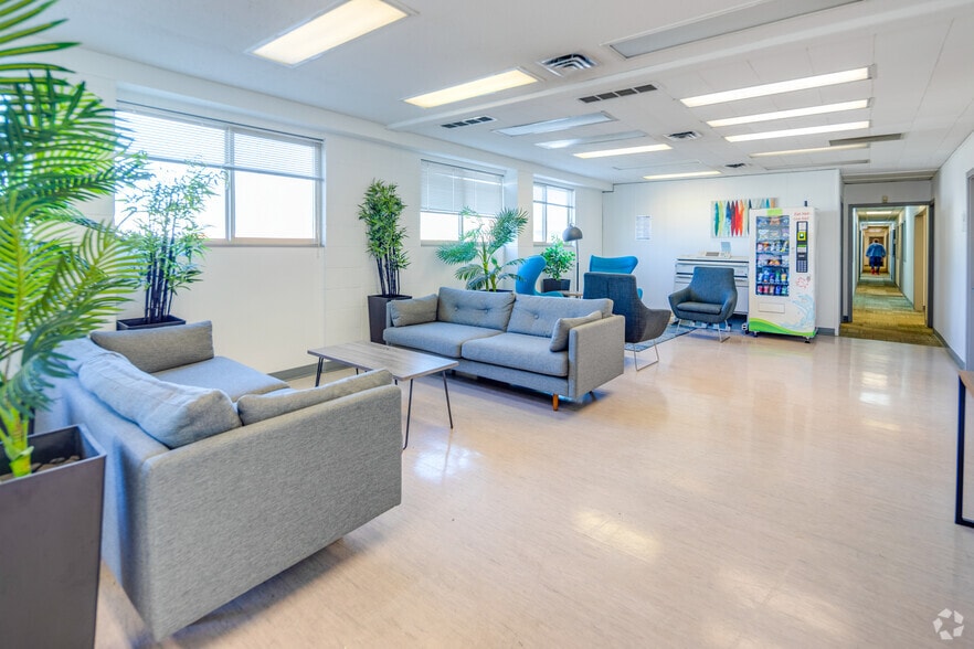 More Photos Of 12140-12160 103A Av, Surrey Warehouse For Lease