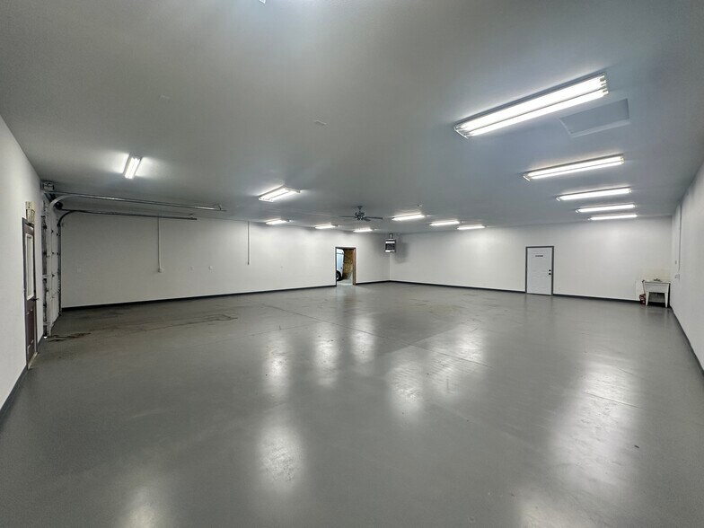 More Photos Of 4039 Us-93 Hwy, Stevensville Freestanding For Lease
