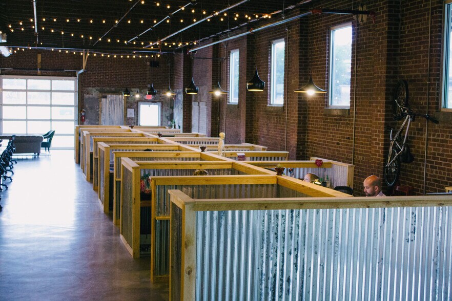 More Photos Of 25 Delano Dr, Greenville Restaurant For Lease