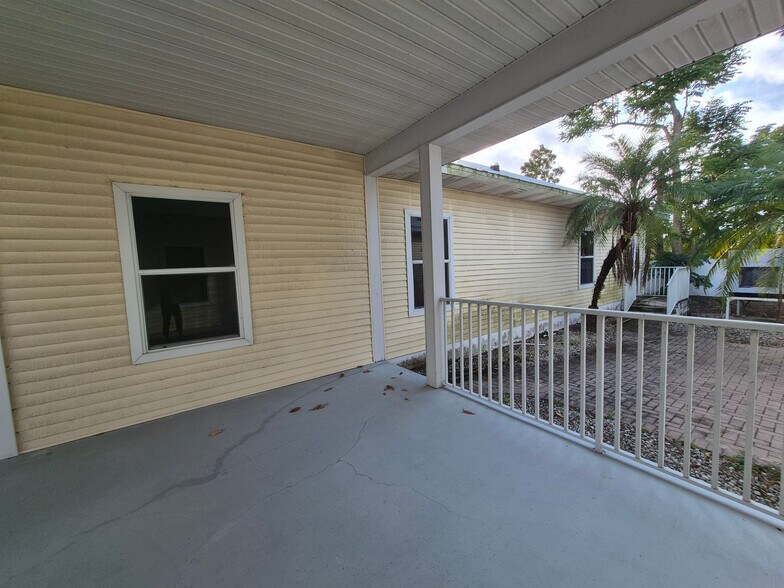 More Photos Of 12855 Banyon Creek, Fort Myers Office For Sale