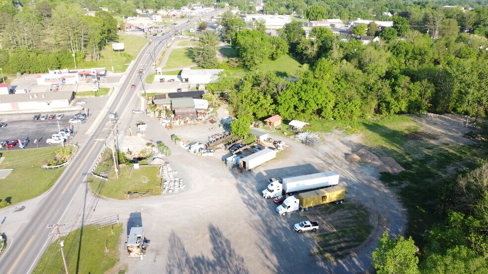 Primary Photo Of McMurry Blvd. Hartsville TN 37074, Hartsville Storefront For Sale