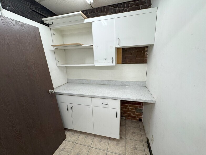 More Photos Of 822-824 Wall St, Los Angeles Storefront Retail Office For Lease
