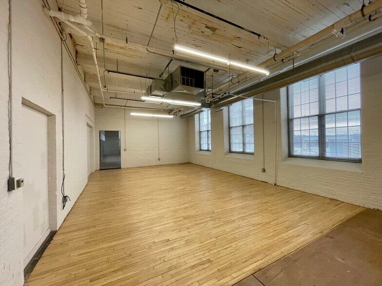 More Photos Of 10 Water St, Waterville Apartments For Lease