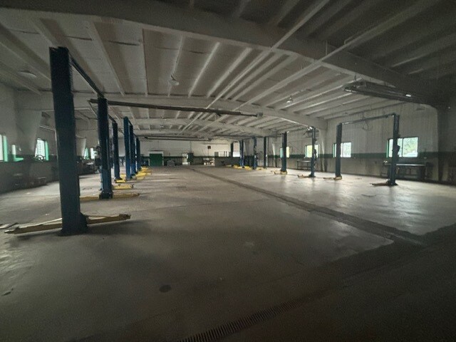 More Photos Of 3861-3870 West Rd, Cortland Auto Dealership For Sale