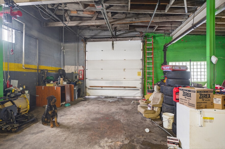 More Photos Of 865 Congress Ave, New Haven Manufacturing For Sale