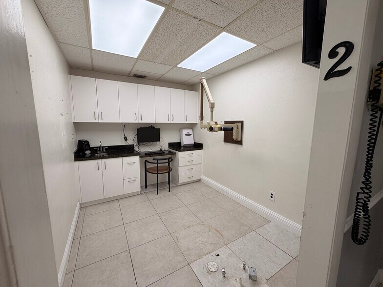 More Photos Of 2331 N State Road 7, Lauderdale Lakes Office For Sale