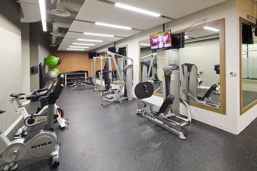 More Photos Of 407 2nd St SW, Calgary Office For Lease