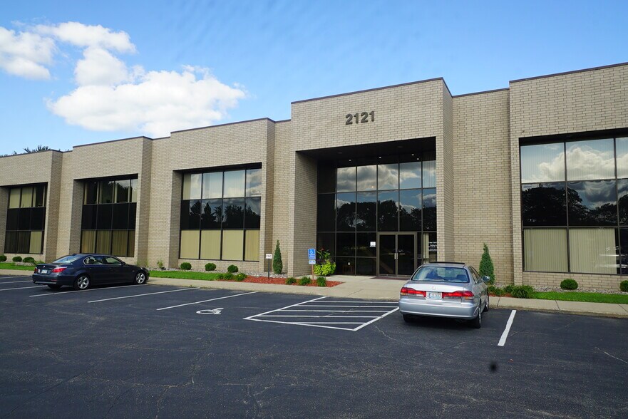 Primary Photo Of 2121 Cliff Dr, Eagan Medical For Lease