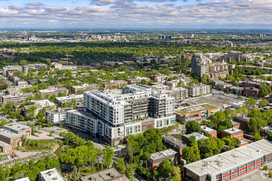 More Photos Of 2615-2865 Ave Van Horne, Montréal Unknown For Lease