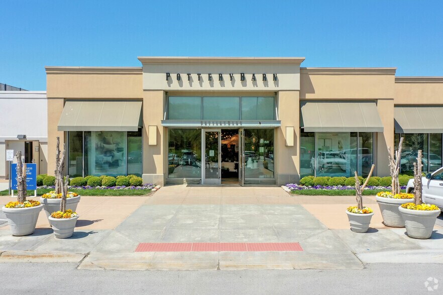 More Photos Of 120 Regency Pky, Omaha Unknown For Lease