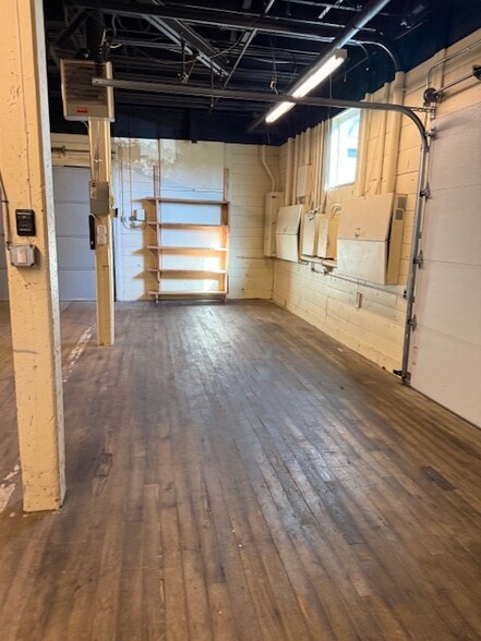 More Photos Of 419 Lincoln St, Marlborough Light Manufacturing For Lease