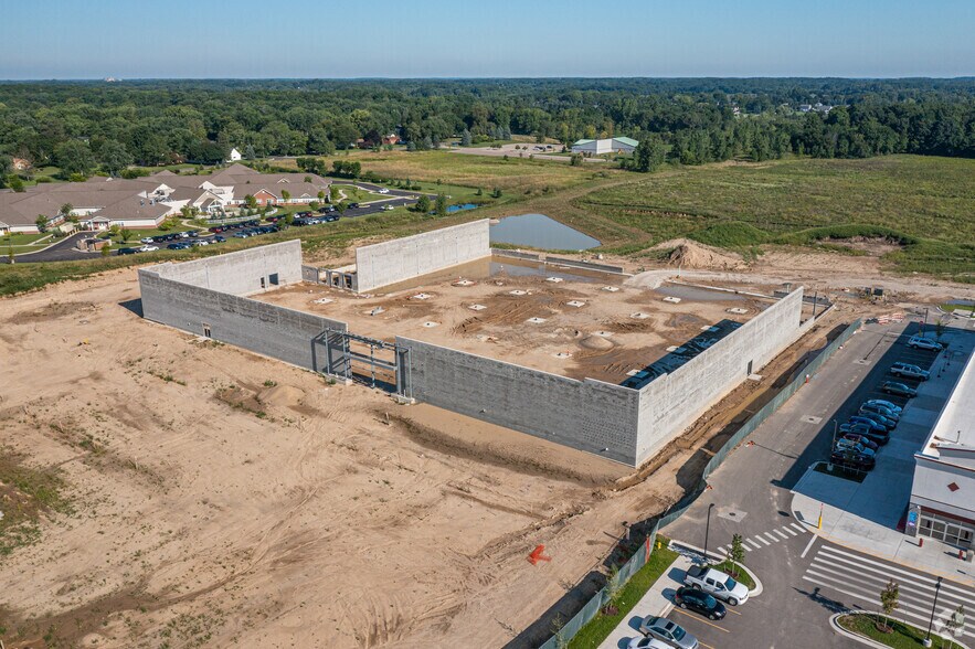 More Photos Of Delta Crossing- Big Box, Lansing General Retail For Lease