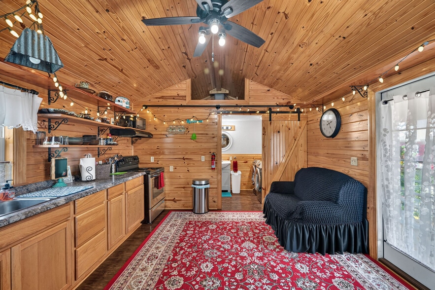 More Photos Of 64487 E 254 Loop, Grove Specialty For Sale