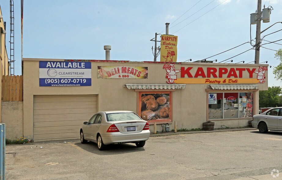 More Photos Of 3471 Lake Shore Blvd W, Toronto Storefront For Sale