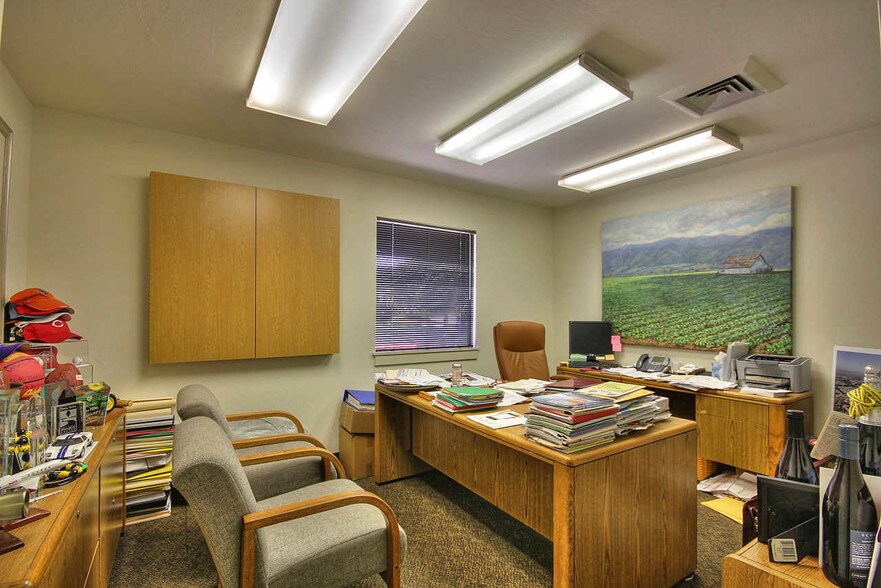 More Photos Of 911-915 Blanco Cir, Salinas Office For Lease