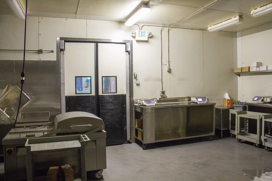 More Photos Of 21151 E 31st Cir, Aurora Food Processing For Lease