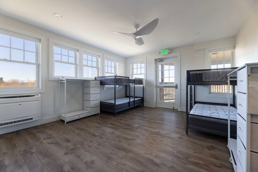 More Photos Of 85 Ocean Ave, New Shoreham Restaurant For Sale