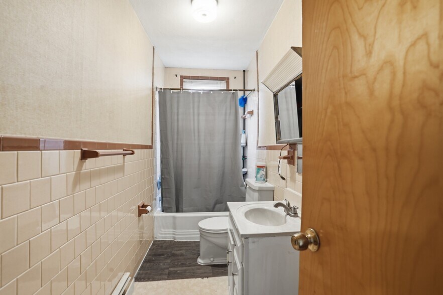 More Photos Of 17 Ledge St, Providence Apartments For Sale