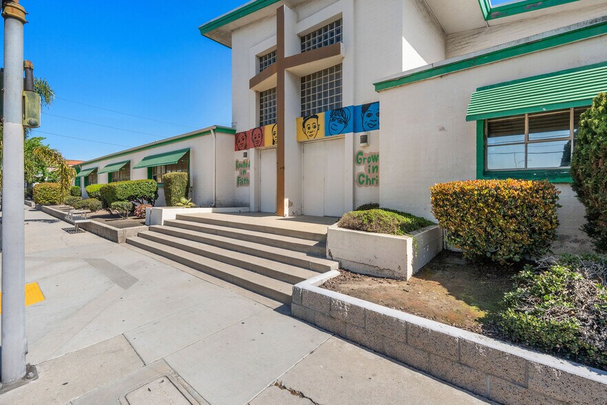 More Photos Of 4755 130th st, Hawthorne Schools For Lease