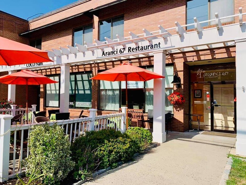 Primary Photo Of 142 Old Ridgefield Rd, Wilton Storefront For Lease