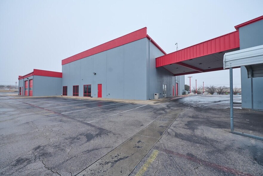 More Photos Of 1902 E Central Texas Expy, Killeen Auto Dealership For Lease