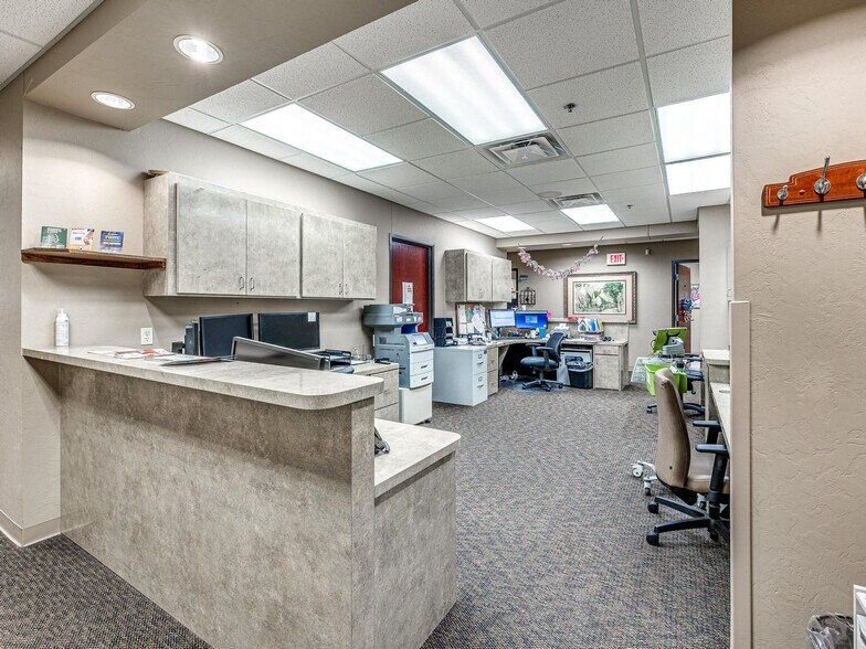 More Photos Of 1468 N Mustang Rd, Mustang Healthcare For Sale