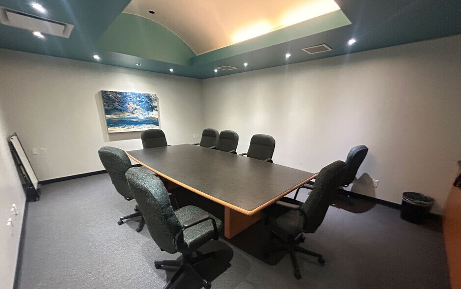 More Photos Of 1289 Mountain Av, Winnipeg Industrial For Sale