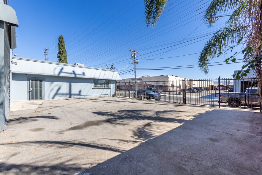 More Photos Of 7225 Fulton Ave, North Hollywood Warehouse For Lease