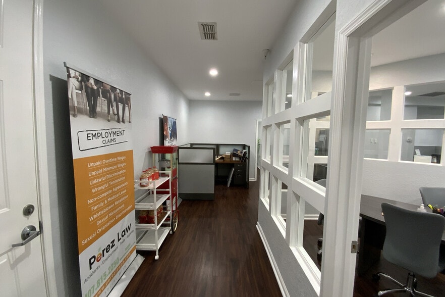 More Photos Of 860 N Orange Ave, Orlando Apartments For Sale