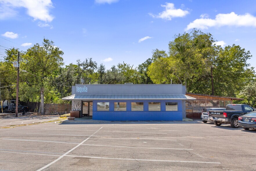 More Photos Of 3815 Dry Creek Dr, Austin Restaurant For Sale