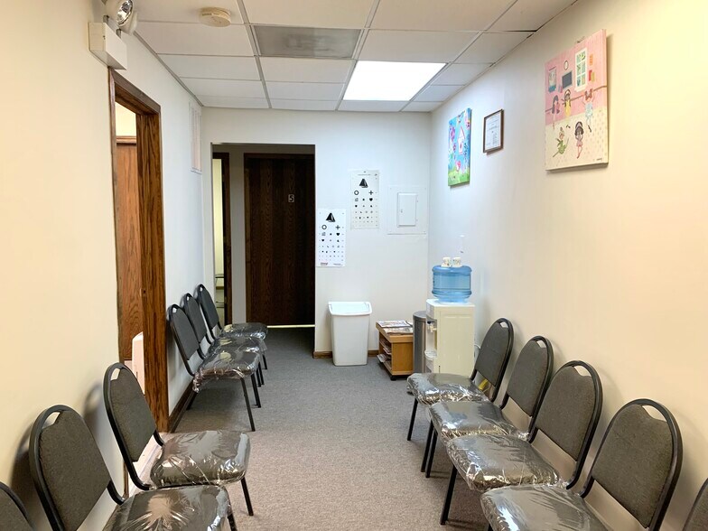 More Photos Of 7107 W Belmont Ave, Chicago Medical For Sale