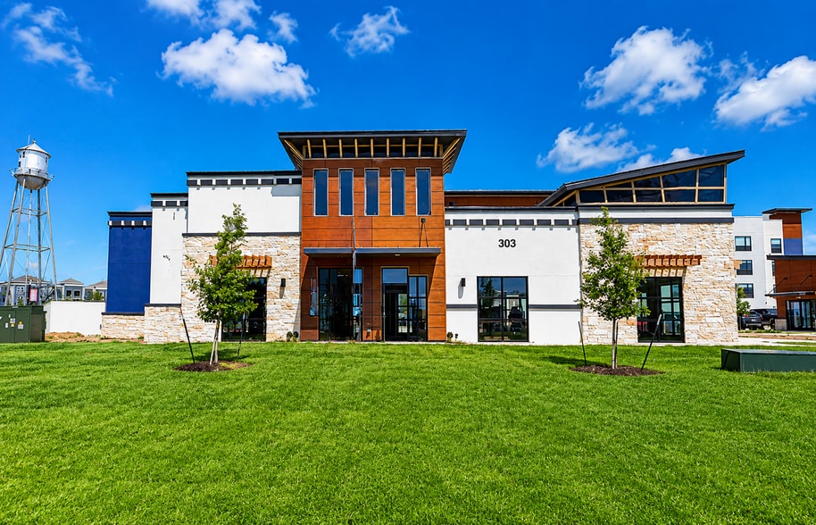 Primary Photo Of 303 E Eldorado Pky, Little Elm Storefront For Lease