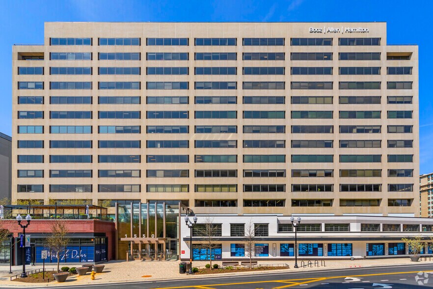 More Photos Of 1550 Crystal Dr, Arlington Office For Lease