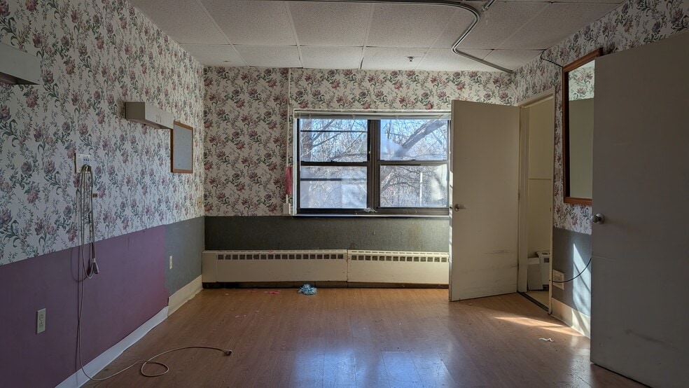 More Photos Of 60 Crouch Ave, Norwich Skilled Nursing Facility For Sale