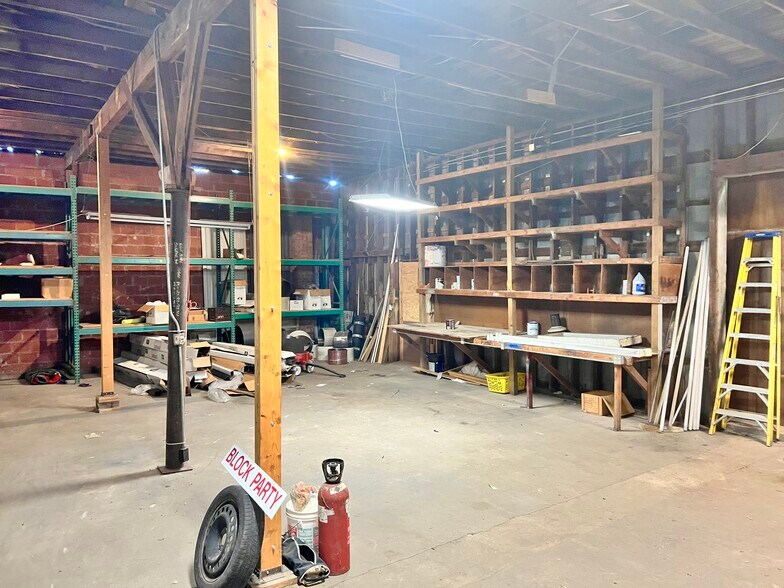 More Photos Of 3841-3845 NW 10th St, Oklahoma City Manufacturing For Lease