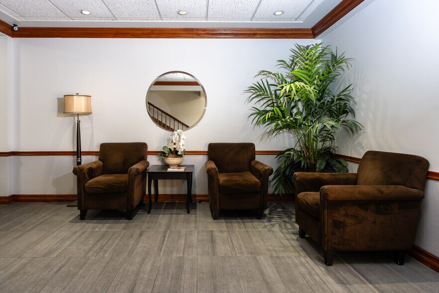 More Photos Of 4891-4895 Pacific Hwy, San Diego Office For Lease