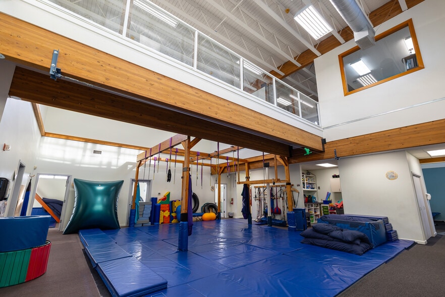 More Photos Of 2929 5th Ave Ne, Puyallup Office For Sale