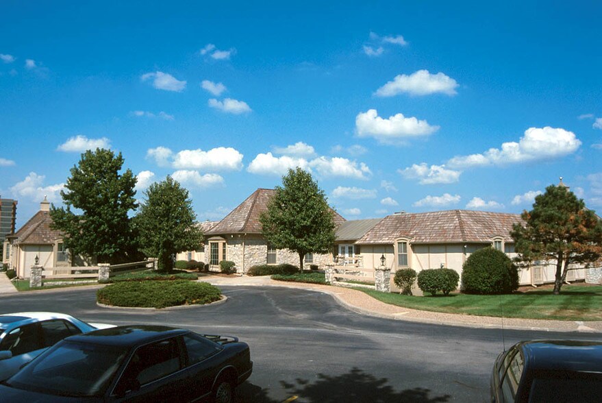 More Photos Of 4707 College Blvd, Leawood Office For Lease