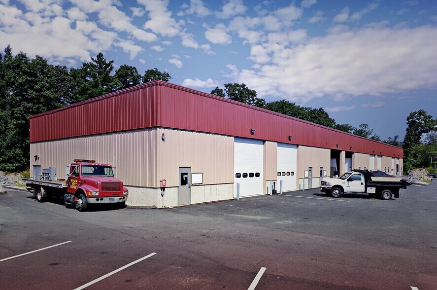 Primary Photo Of 2 Rockview Way, Rockland Industrial For Lease