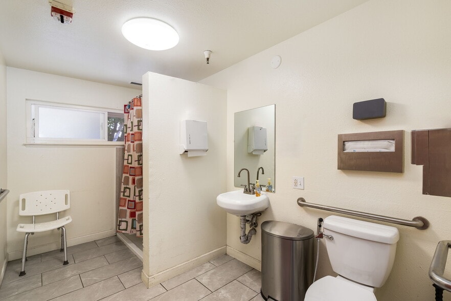 More Photos Of 18905 Standish Ave, Hayward Assisted Living For Sale