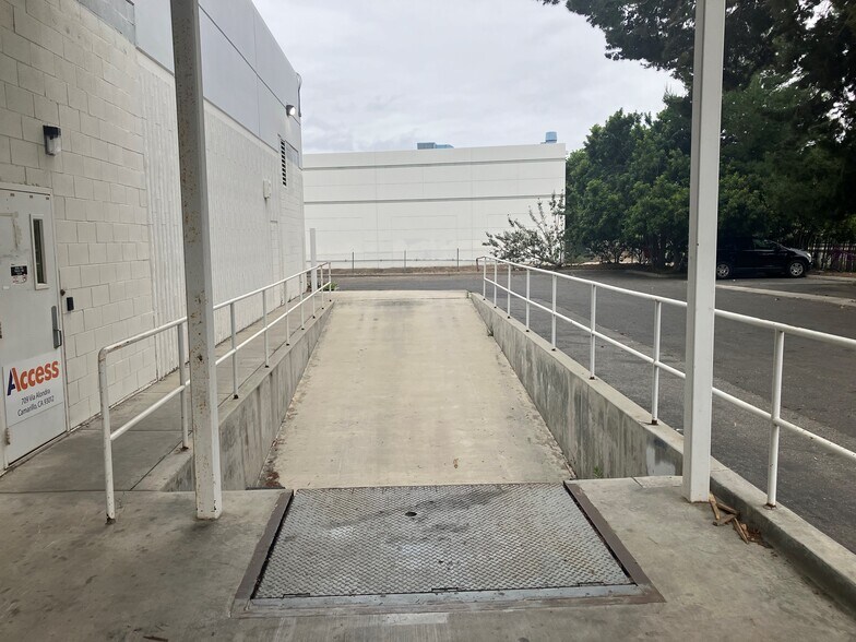 More Photos Of 709 Via Alondra, Camarillo Warehouse For Lease