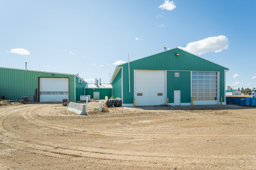 More Photos Of 310 Williams Industrial Dr, Neilburg Service For Sale