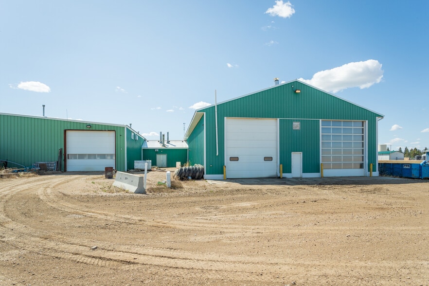 More Photos Of 310 Williams Industrial Dr, Neilburg Industrial For Sale