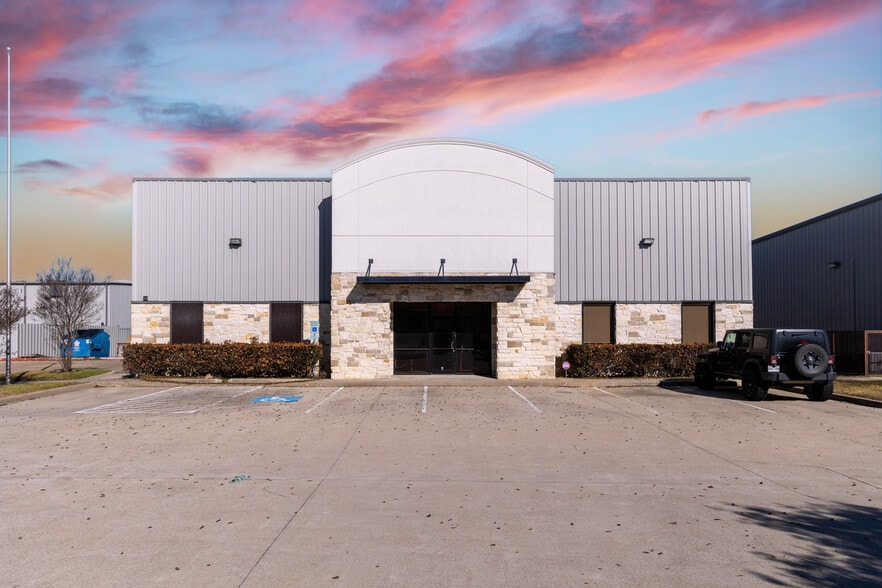 More Photos Of 1225 Price Plaza Dr, Katy Warehouse For Lease