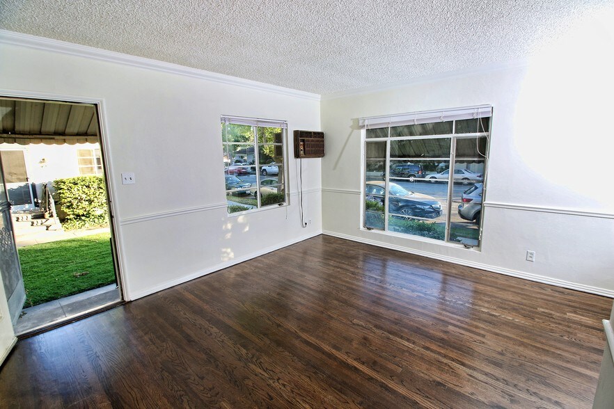 More Photos Of 140 N Pass Ave, Burbank Apartments For Sale