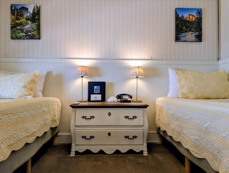 More Photos Of 18736 Main St, Groveland Hotel For Sale