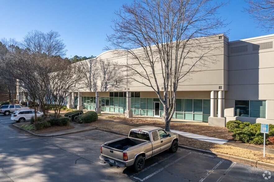 More Photos Of 300 Townpark Dr NW, Kennesaw Distribution For Lease