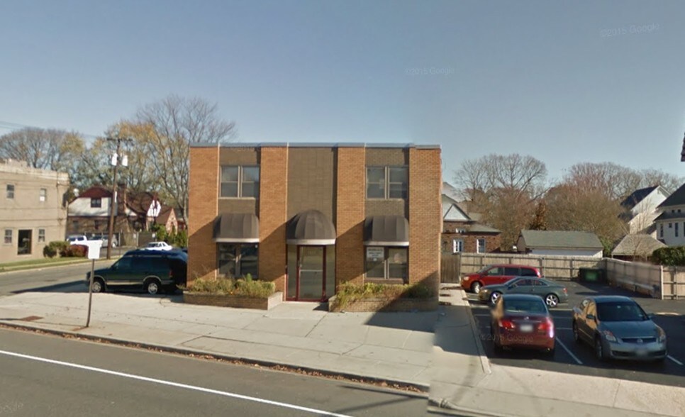More Photos Of 688 Broadway, Massapequa Office Residential For Lease