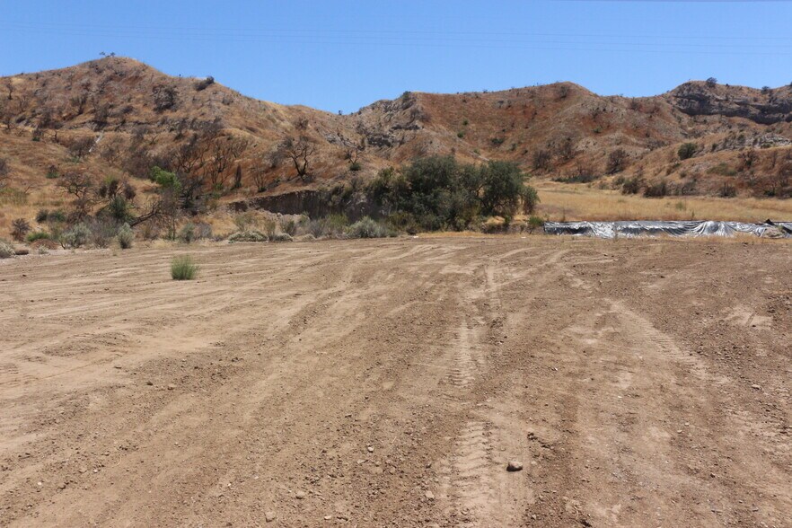 More Photos Of 15270 Sierra Hwy, Santa Clarita Land For Sale