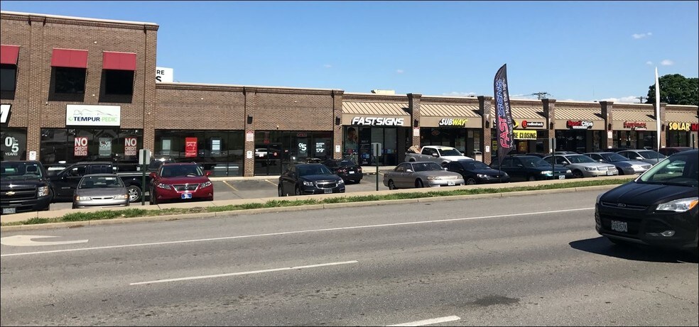 More Photos Of 905 Westport Rd, Kansas City General Retail For Lease